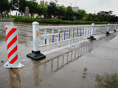 機非隔離護(hù)欄圖片2